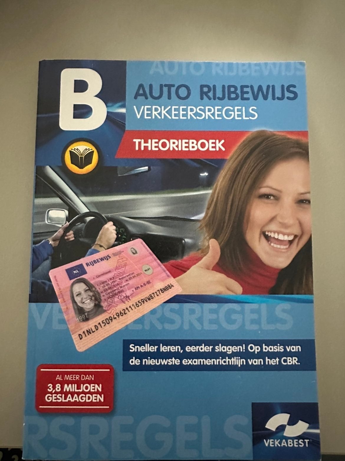 Auto Rijbewijs Verkeersregels Theorieboek VEKABEST, Boeken, Ophalen of Verzenden, Zo goed als nieuw, Overige niveaus