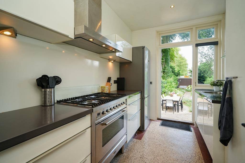 Witte Keuken met BORETTI gasfornuis, vatwasser & QUOOKER, Ophalen, Gebruikt, Wit, Graniet of Steen
