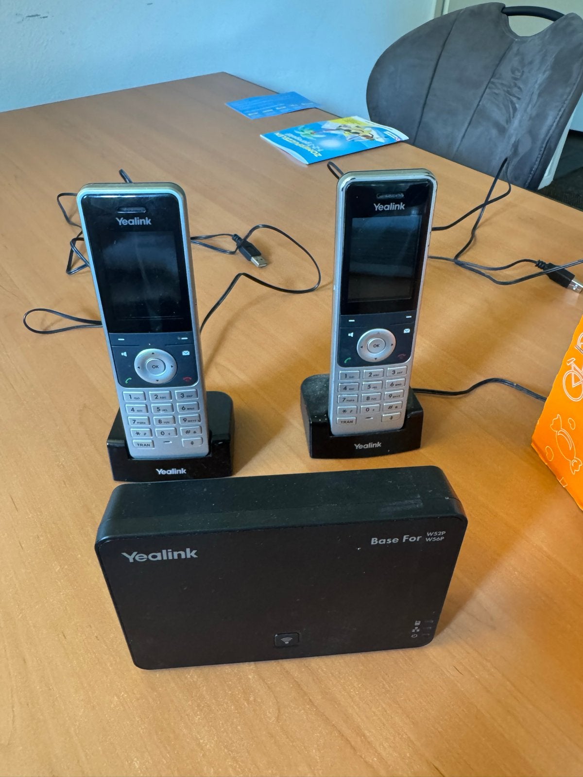 Yealink W52P DECT IP-telefoon met 2 handsets, Ophalen of Verzenden, Gebruikt, 2 handsets