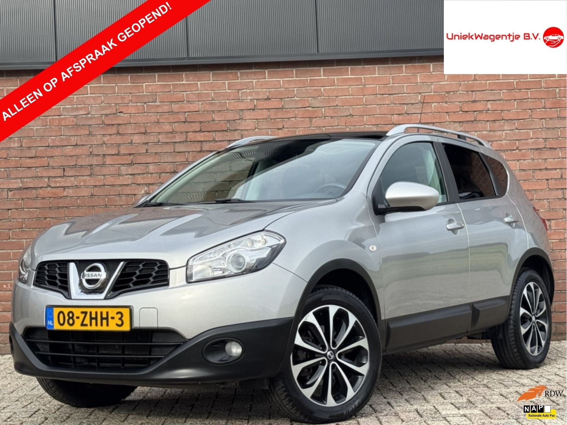 Nissan QASHQAI 1.6 CONNECT EDITION | NL-AUTO! | TREKHAAK!, Voorwielaandrijving, Stof, Gebruikt, 4 cilinders
