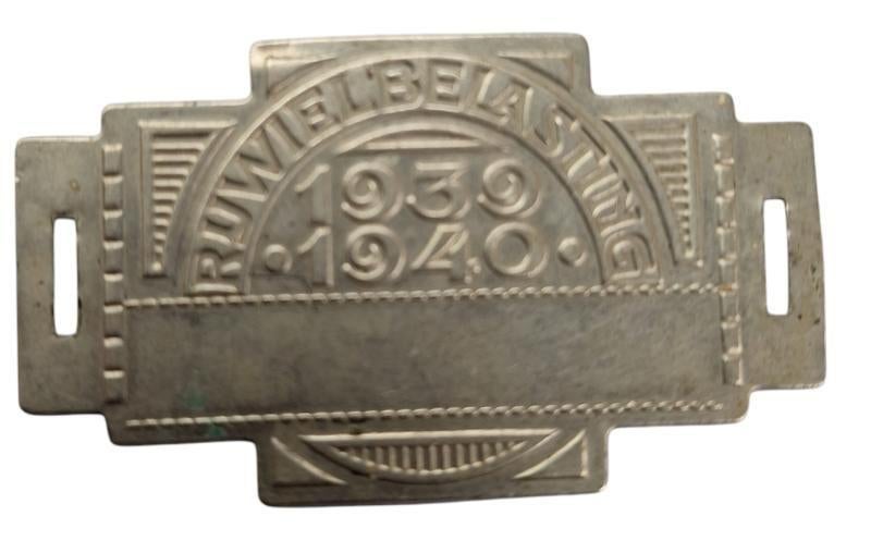 nederlandse ww2 fiets belasting plaatje, Ophalen of Verzenden, Nederland, Embleem of Badge