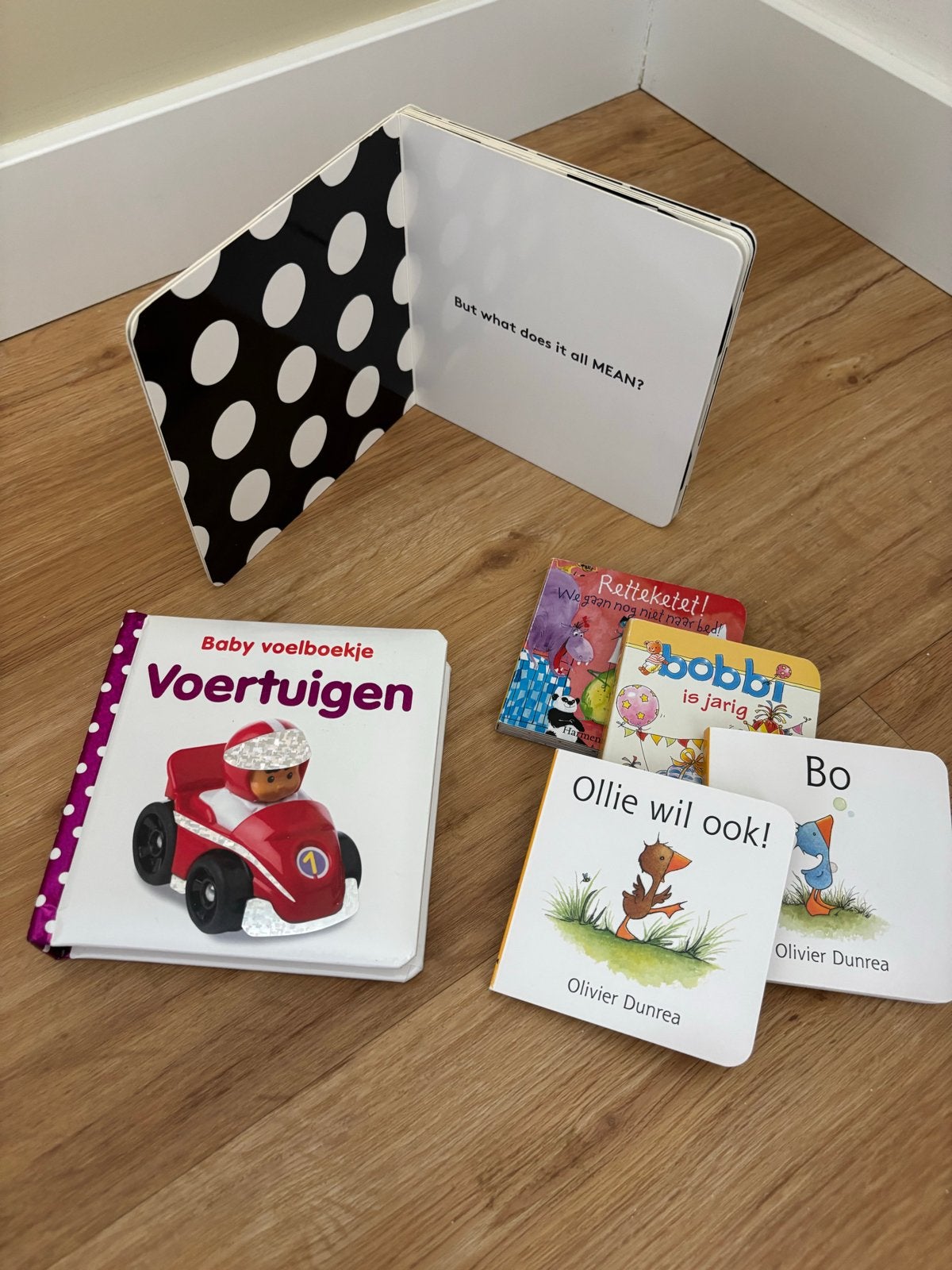 Baby Boekjes Set: Voertuigen, Ollie wil ook!, Bobbi, Retteke, Ophalen of Verzenden, Zo goed als nieuw, Uitklap-, Voel- of Ontdekboek