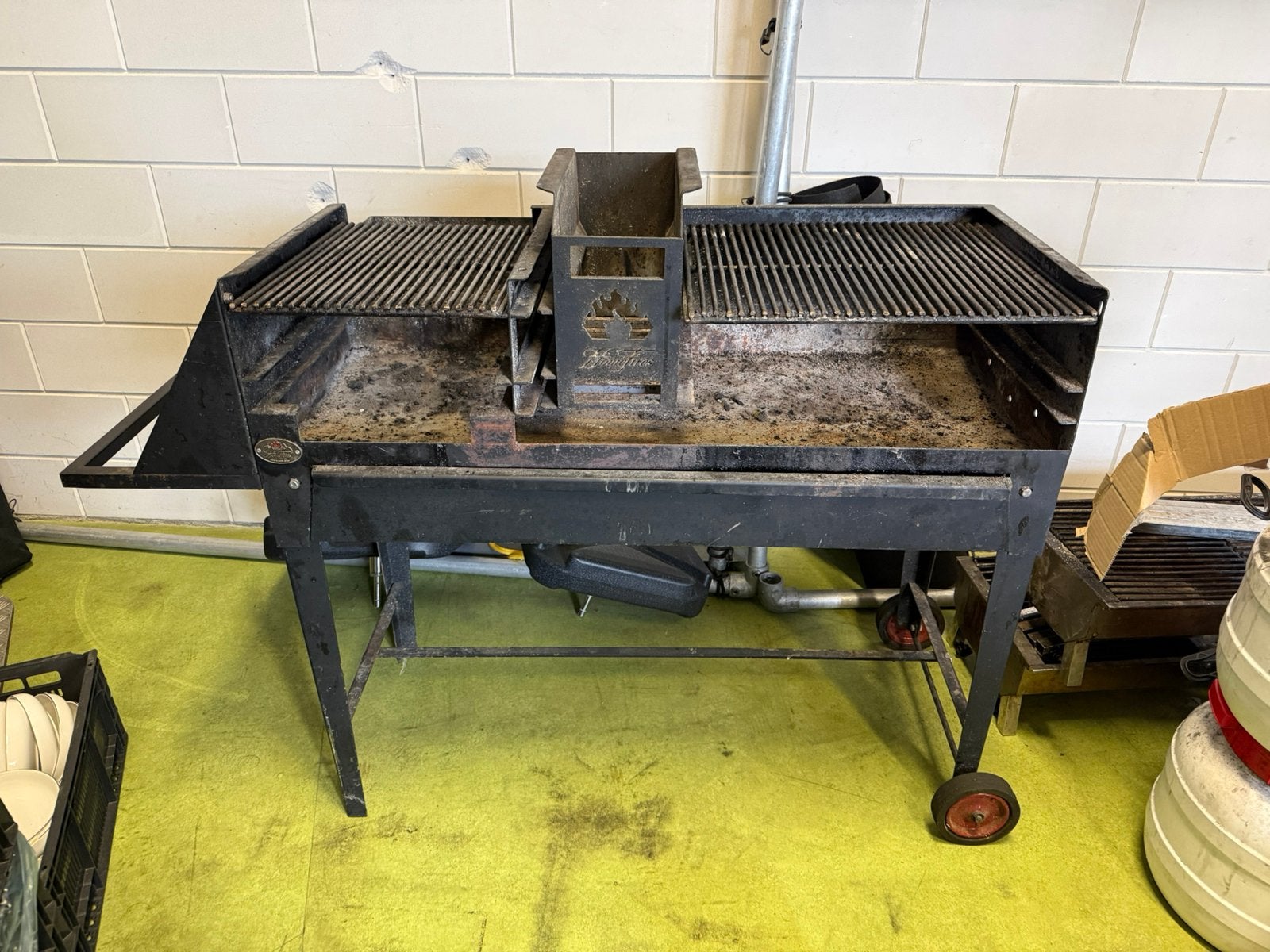 Afrikaanse braai houtskool bbq, Tuin en Terras, Houtskoolbarbecues, Ophalen, Gebruikt