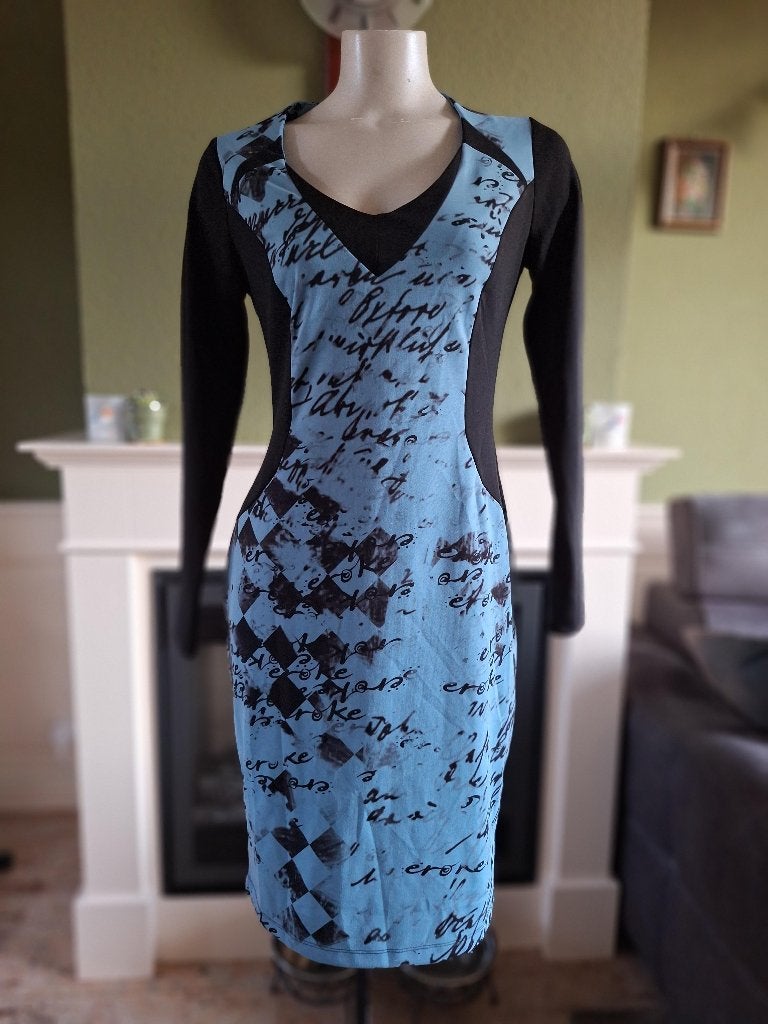 Eroke blauw zwart body cocon jurk IT 46 NL 40, Kleding | Dames, Jurken, Maat 42/44 (L), Zo goed als nieuw, Knielengte, Eroke