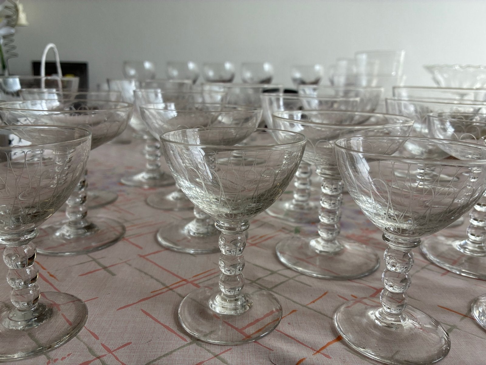 Oude geëtste glazen cocktail model klein 8 cm hoog 6 cm, Ophalen
