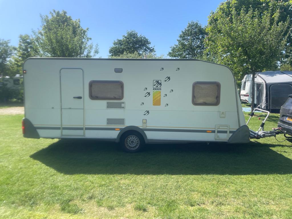 Knaus Sudwind 500 voortent en luifel, Frans bed, Treinzit, Particulier, 5 tot 6 meter