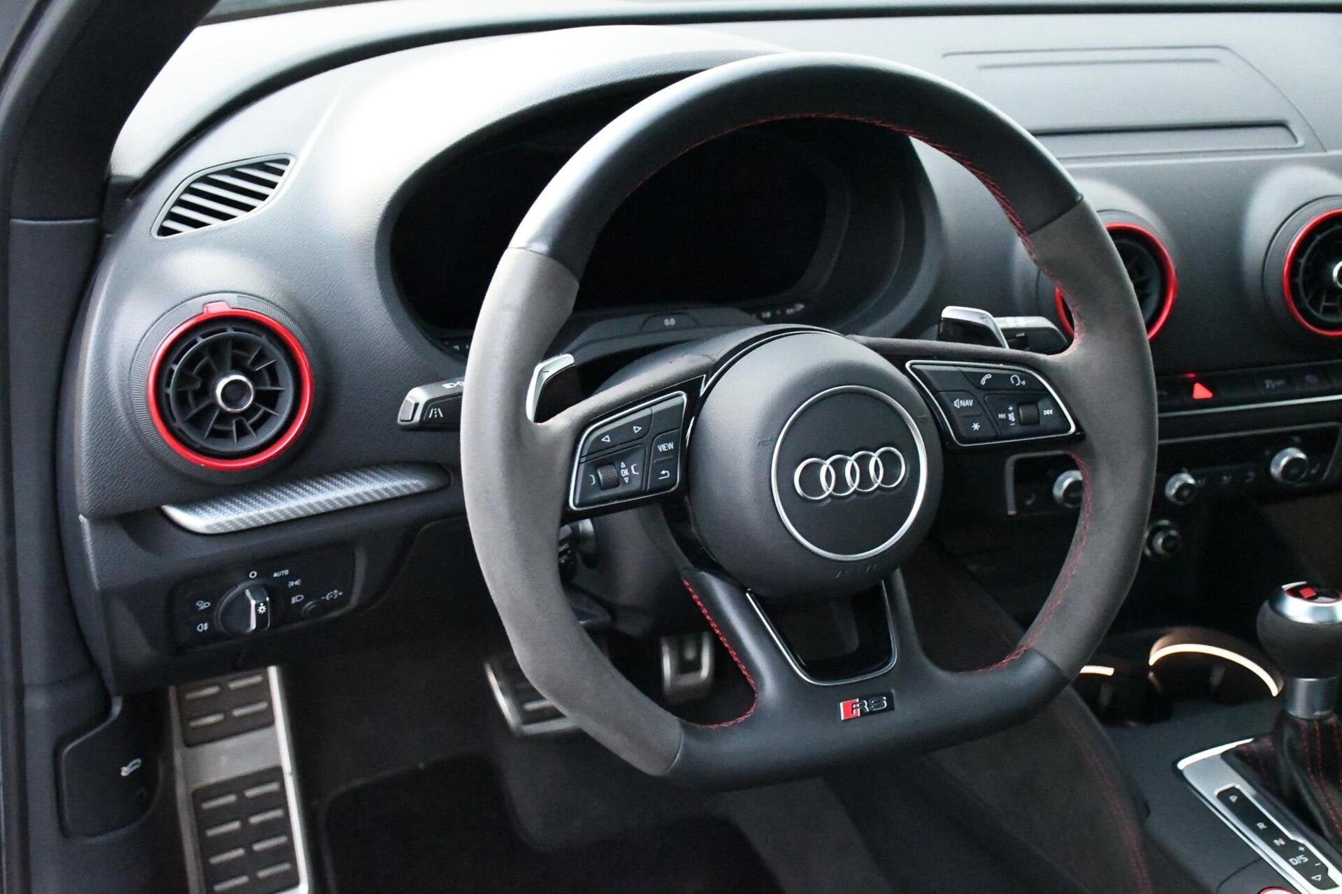 Audi RS3 2.5 TFSI Quattro Panoramdak Virtual B&O 400PK KW Ro, Auto's, Audi, Automaat, Gebruikt, RS3, 1505 kg