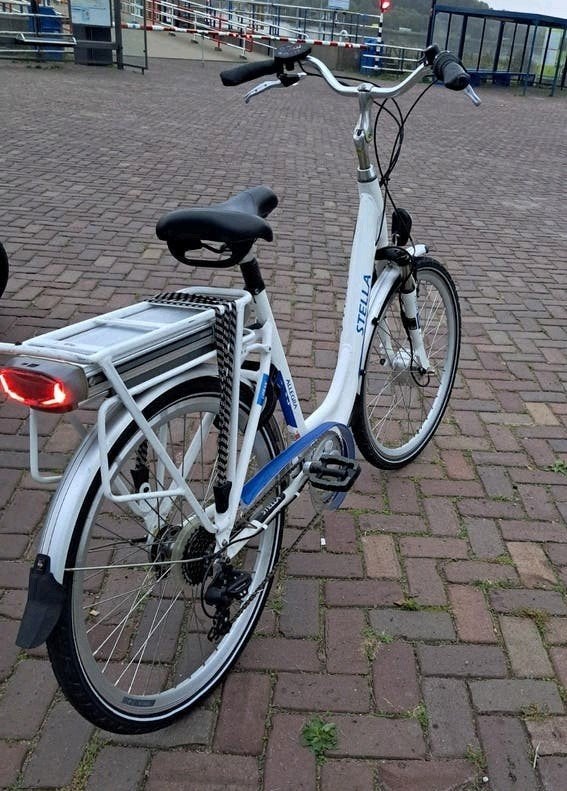 Stella E-bike met gereviseerde 630Wh accu - Lage instap, Zo goed als nieuw, 47 tot 51 cm, 50 km per accu of meer, Ophalen
