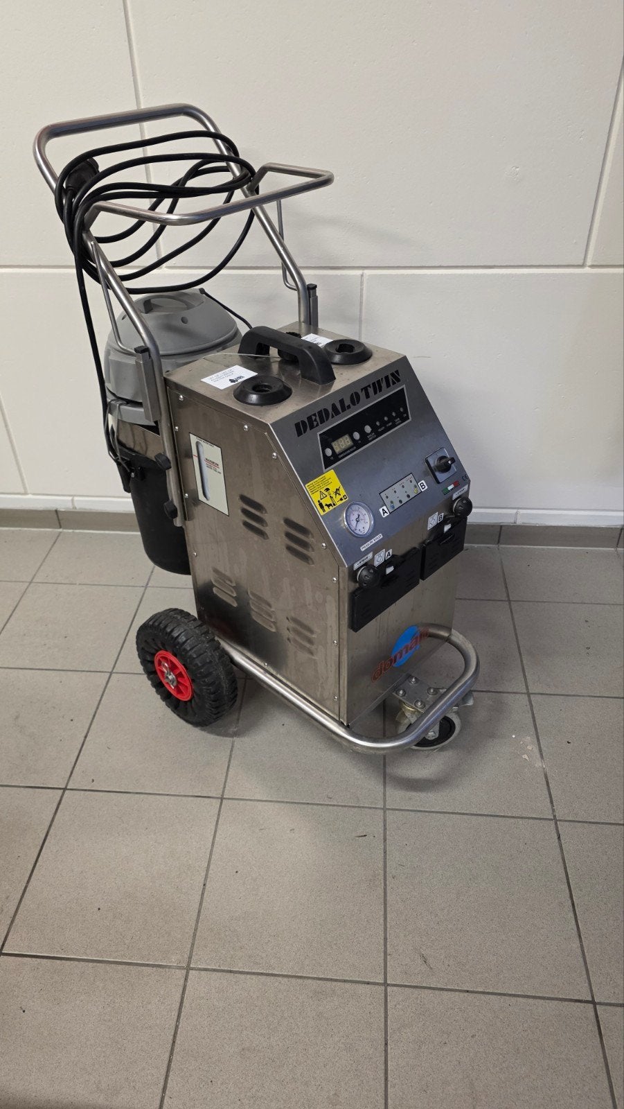 Professionele Stoomreiniger(Knol) voor Tapijt en Bekleding, Doe-het-zelf en Verbouw, Ophalen, Zo goed als nieuw, Overige typen