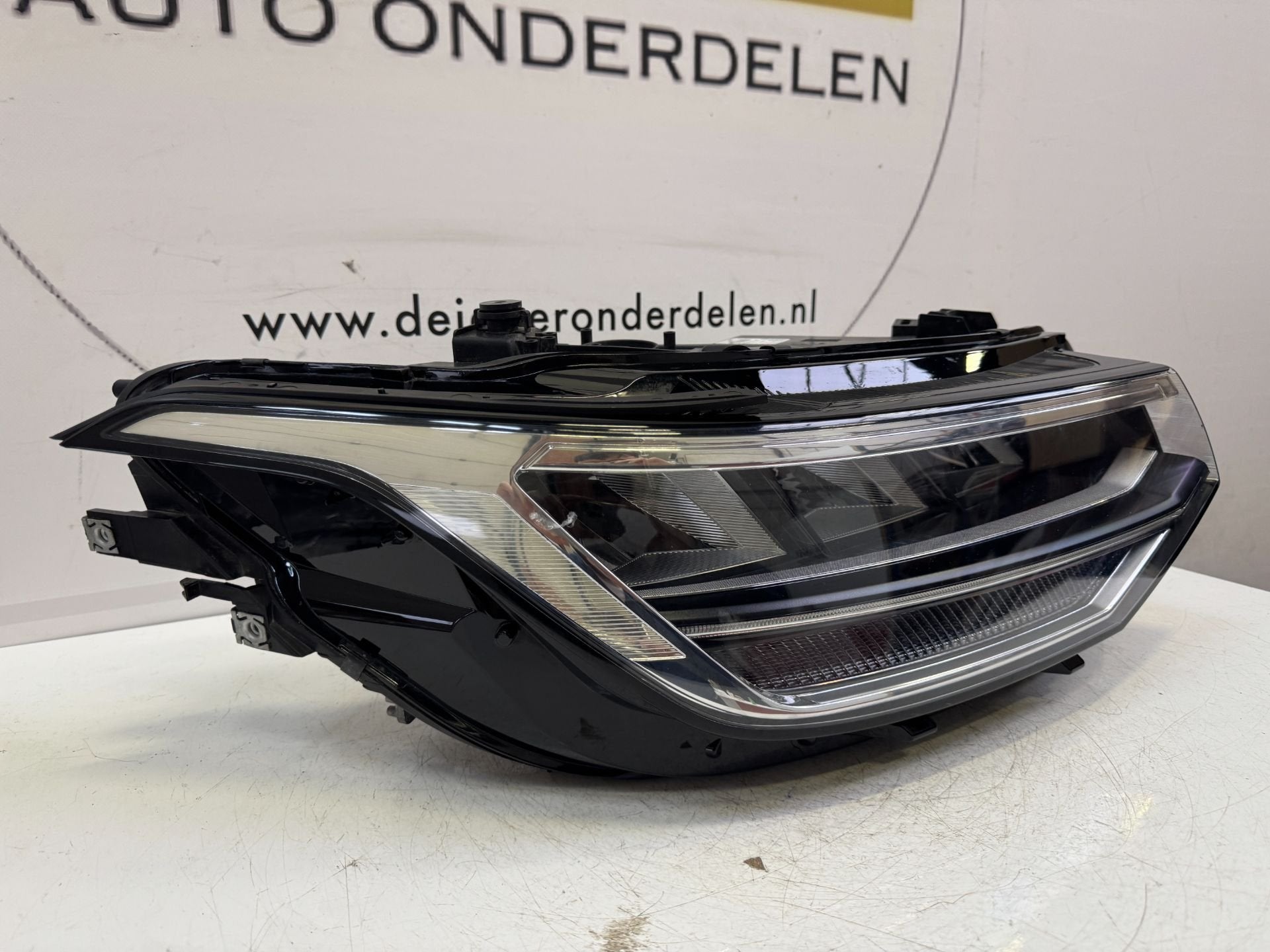 VW TIGUAN 5NB FACELIFT VOL LED KOPLAMP RECHTS 5NB941036C, Gebruikt, Volkswagen, Volkswagen AG, Berliner Ring 2
38440  Wolfsburg, DE