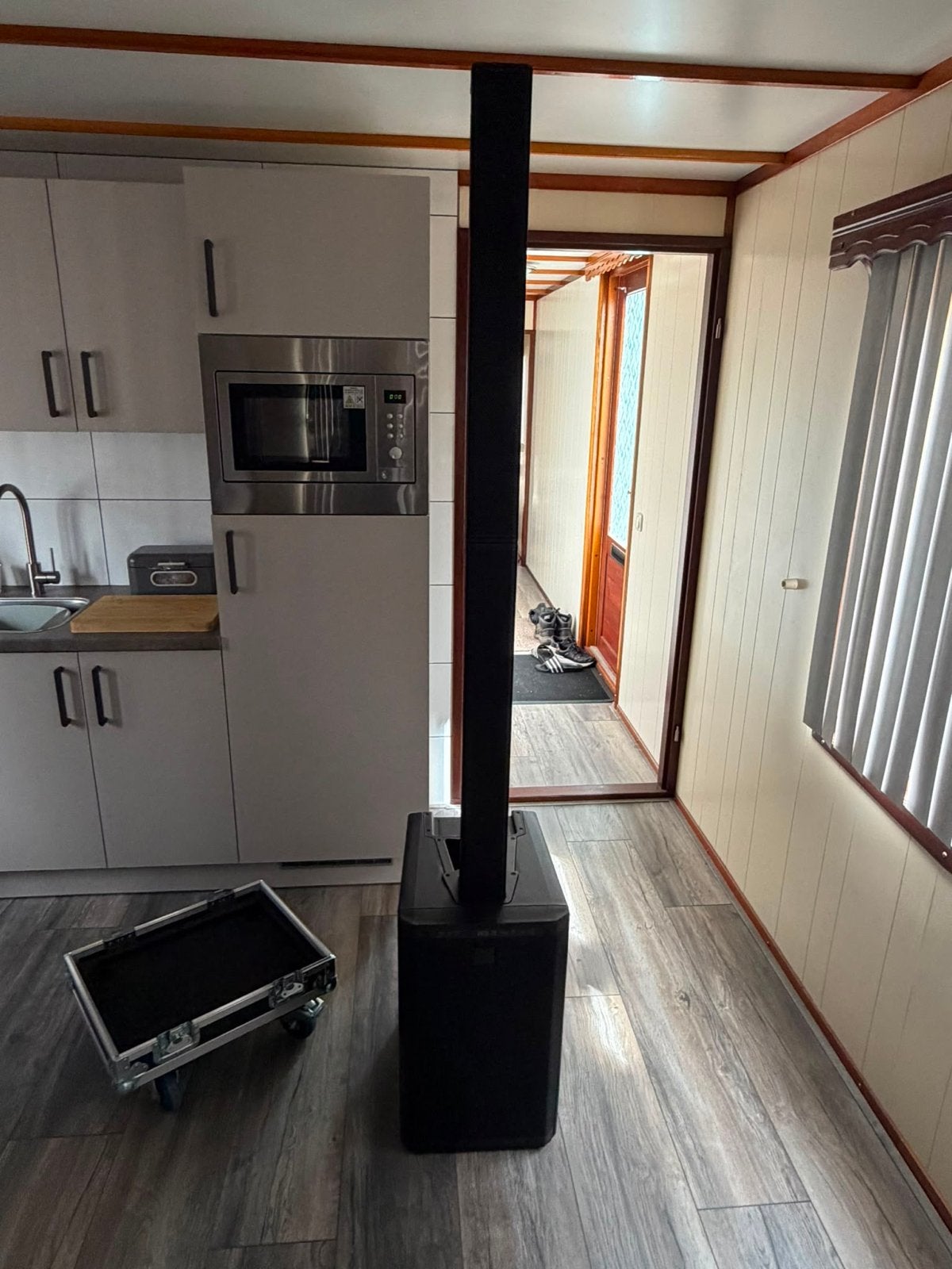 RCF EVOX J11 met opmaat gemaakte flightcases, Audio, Tv en Foto, Speakerset, Zo goed als nieuw, Geschikt voor surround/home cinema
