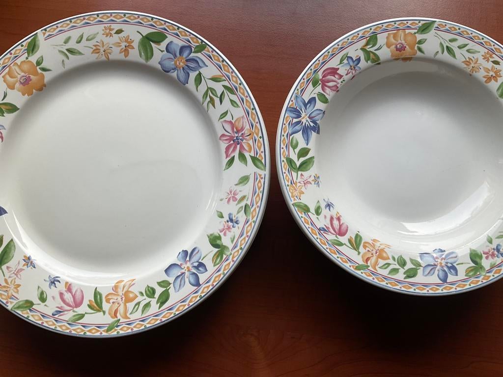 Alpine spring / 4 diner-en 4 soepborden /één koop, Huis en Inrichting, Keuken | Servies, Ophalen of Verzenden, Zo goed als nieuw