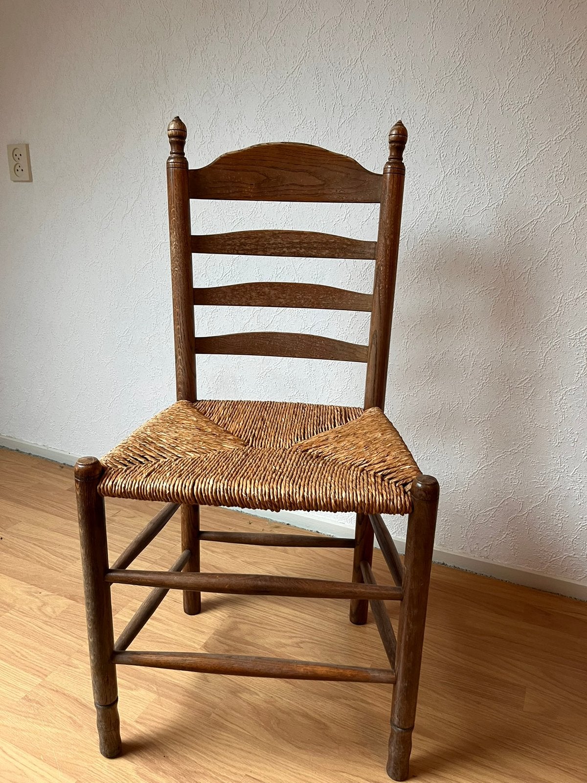Antiek eiken eetkamerstoel met rieten zitting, Antiek en Kunst, Ophalen