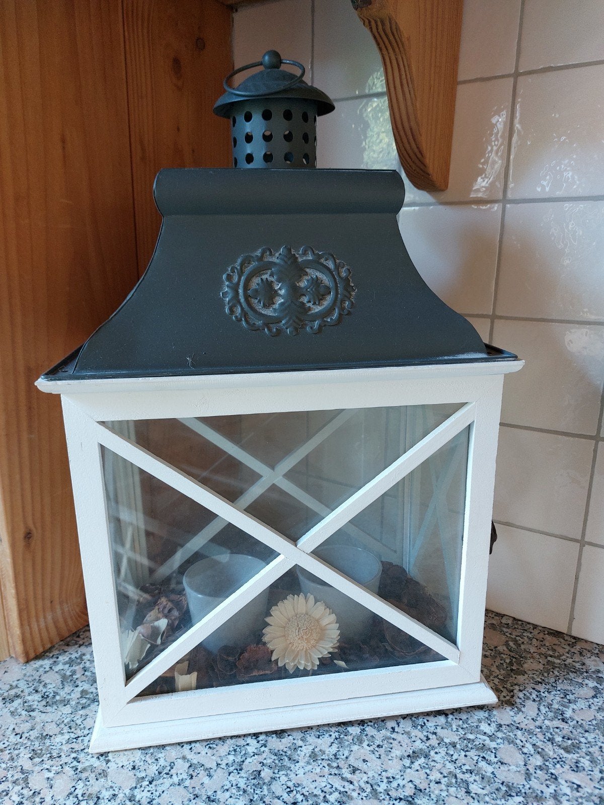 Brocante windlicht met decoratie, Ophalen, Zo goed als nieuw, Hout, Minder dan 25 cm