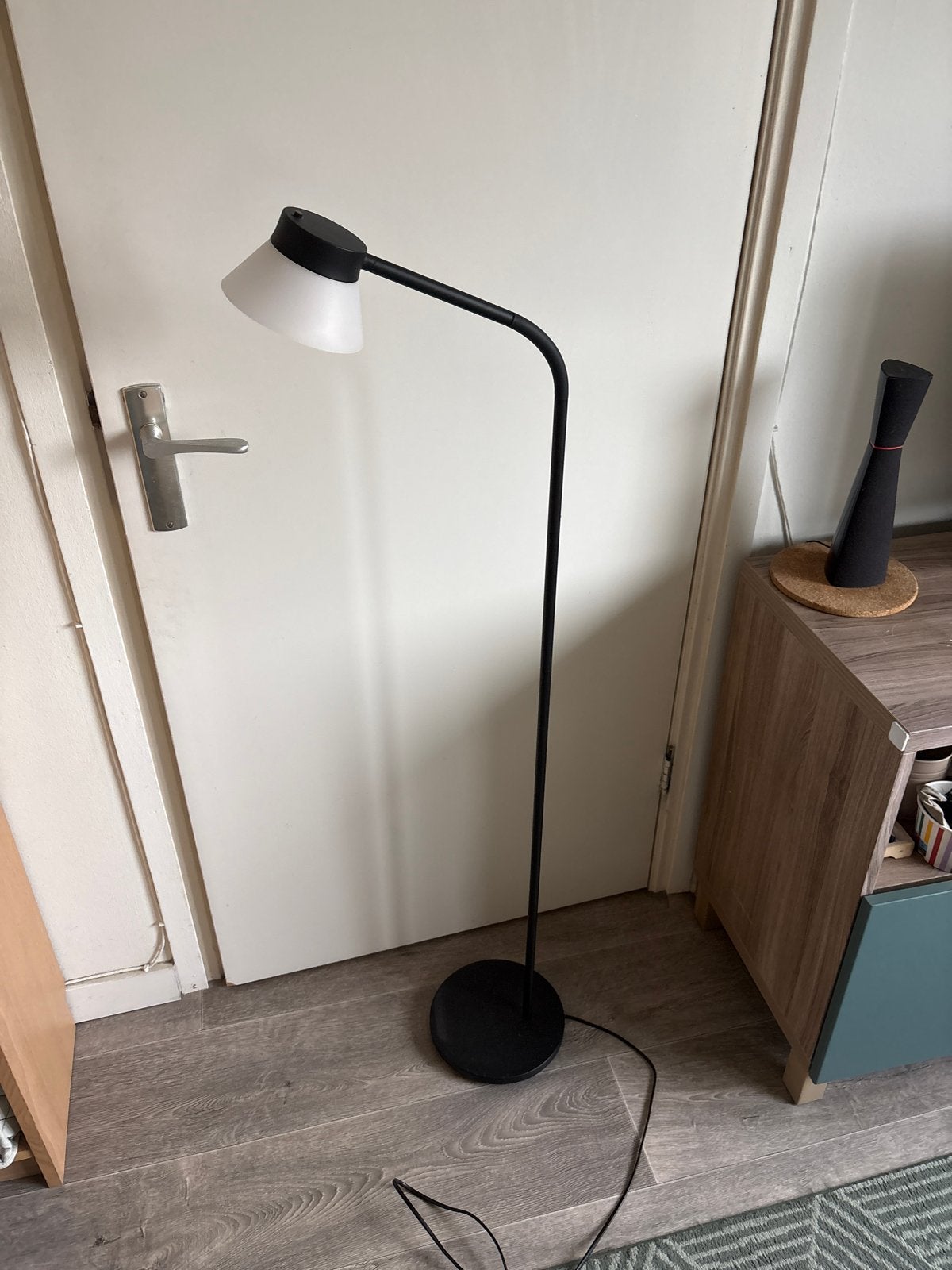 IKEA SAMBORD Vloerlamp - Zwart met Witte Kap, Ophalen, Zo goed als nieuw, Metaal, 150 tot 200 cm