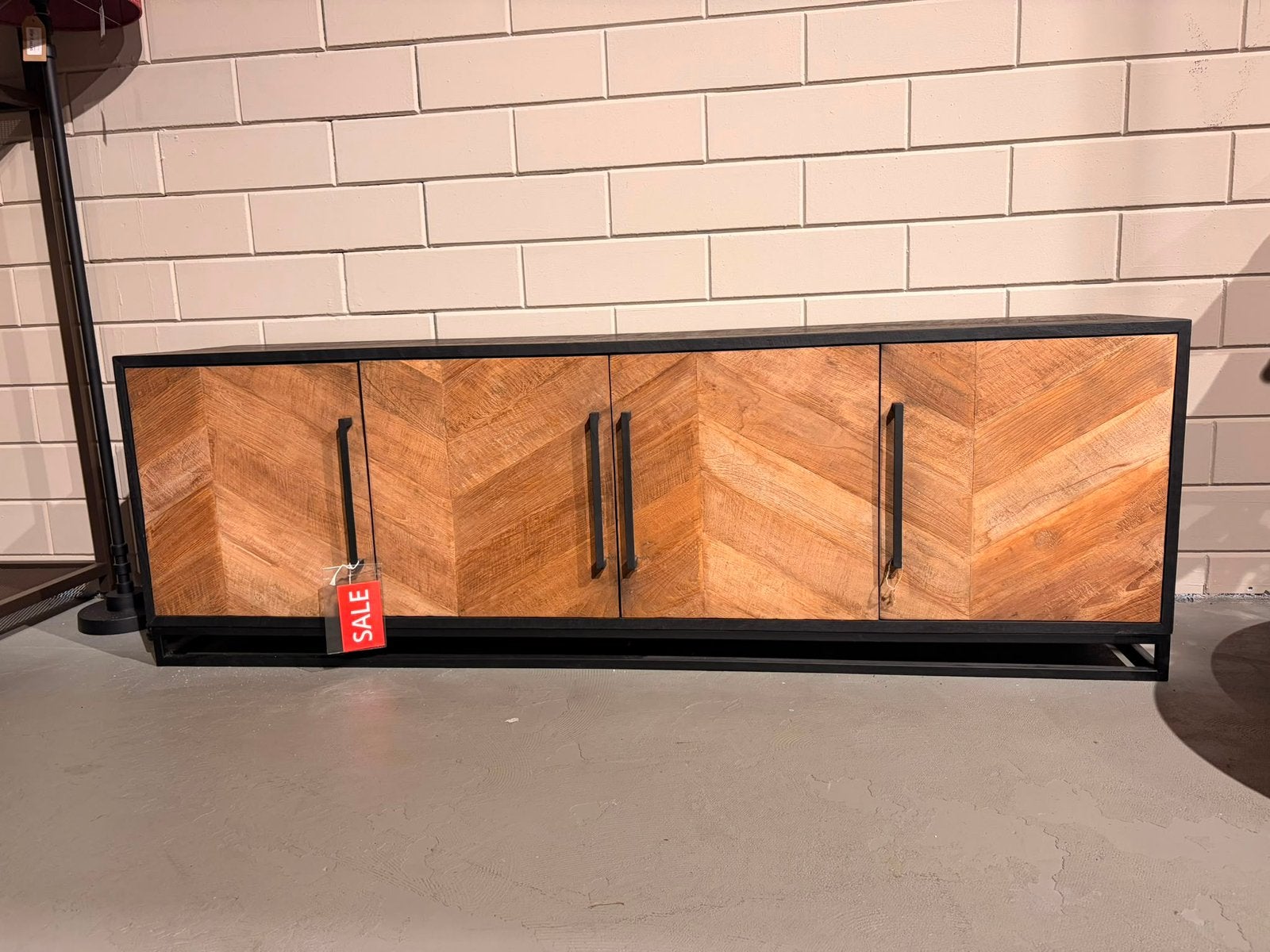 Room108 tv meubel Teak hout van €1549 voor €100,- !!!, Ophalen, Gebruikt, 25 tot 50 cm, 150 tot 200 cm