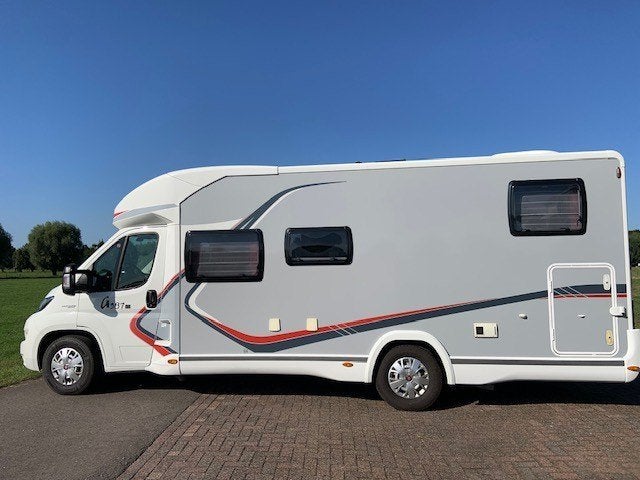 Camper Challenger 387 GA150 PK Graphite, Chemisch toilet, Koelkast, Ringverwarming, Fiat