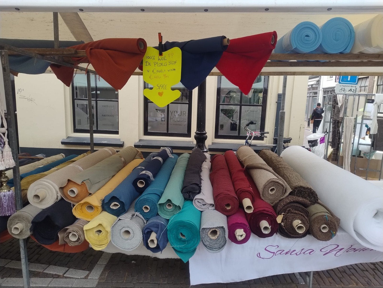 Verkoopmedewerker m/v zaterdag marktkraam stof/schuimrubber, 120 cm of meer, Nieuw, Ophalen of Verzenden, Katoen