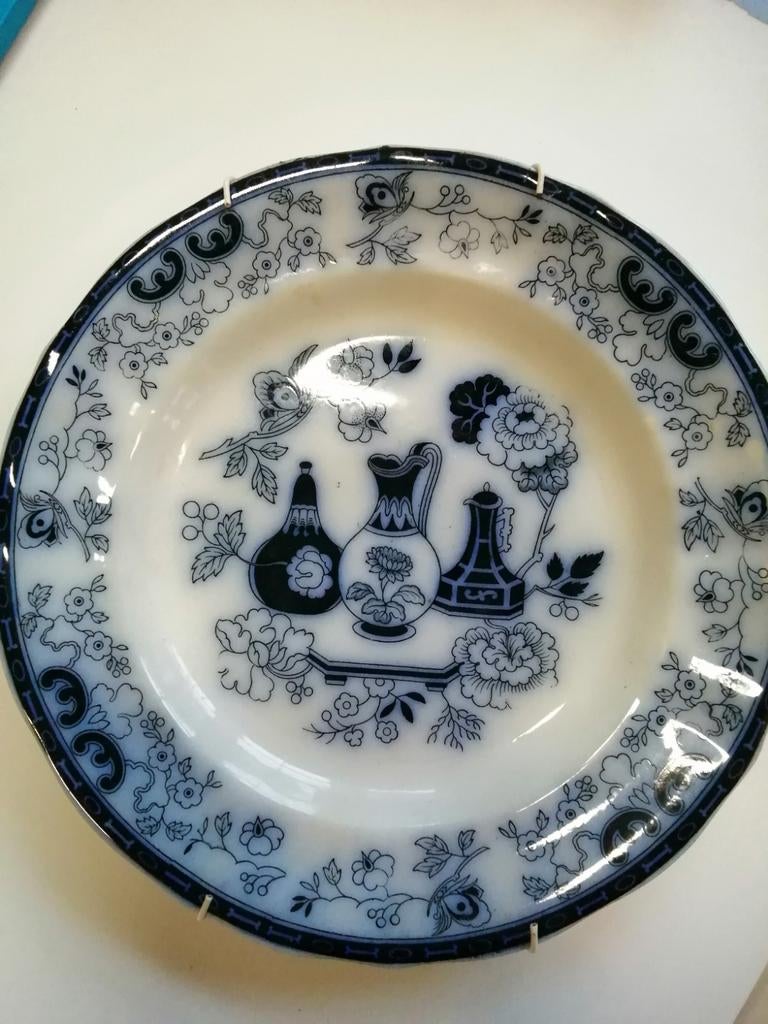 Antiek Makkum bord met blauw-wit decor, Antiek en Kunst, Ophalen of Verzenden