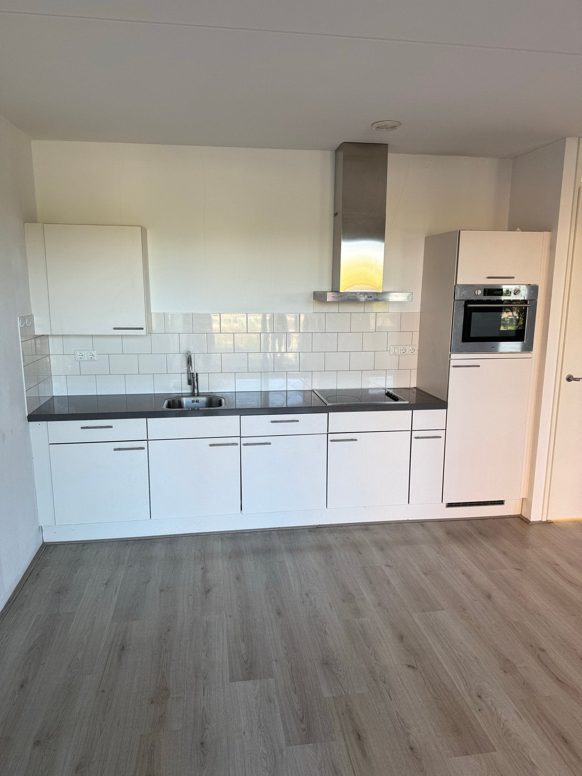Complete Witte Keuken met Apparatuur, Huis en Inrichting, Keuken | Complete keukens, Ophalen, Gebruikt, Wit, Enkelwandige keuken