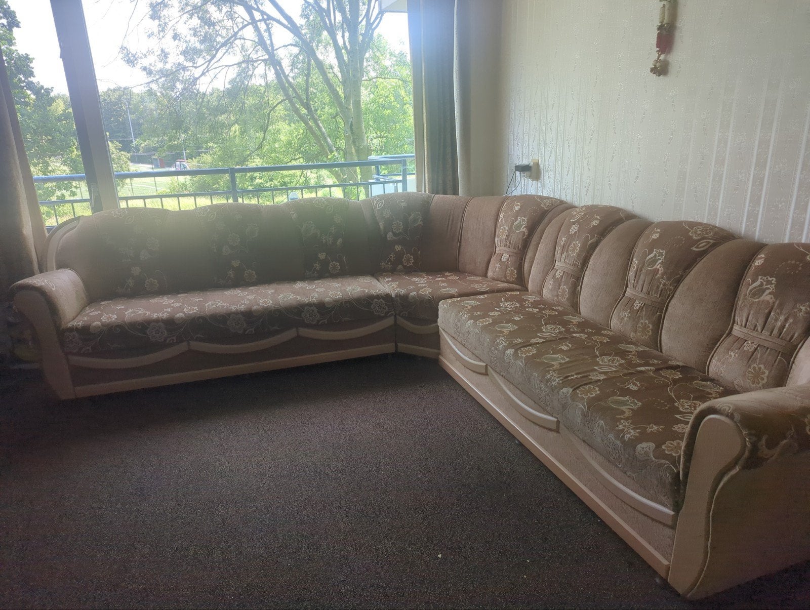Comfortabele hoekbank met bloemmotief, Ophalen, Gebruikt, 100 tot 125 cm, Hoekbank