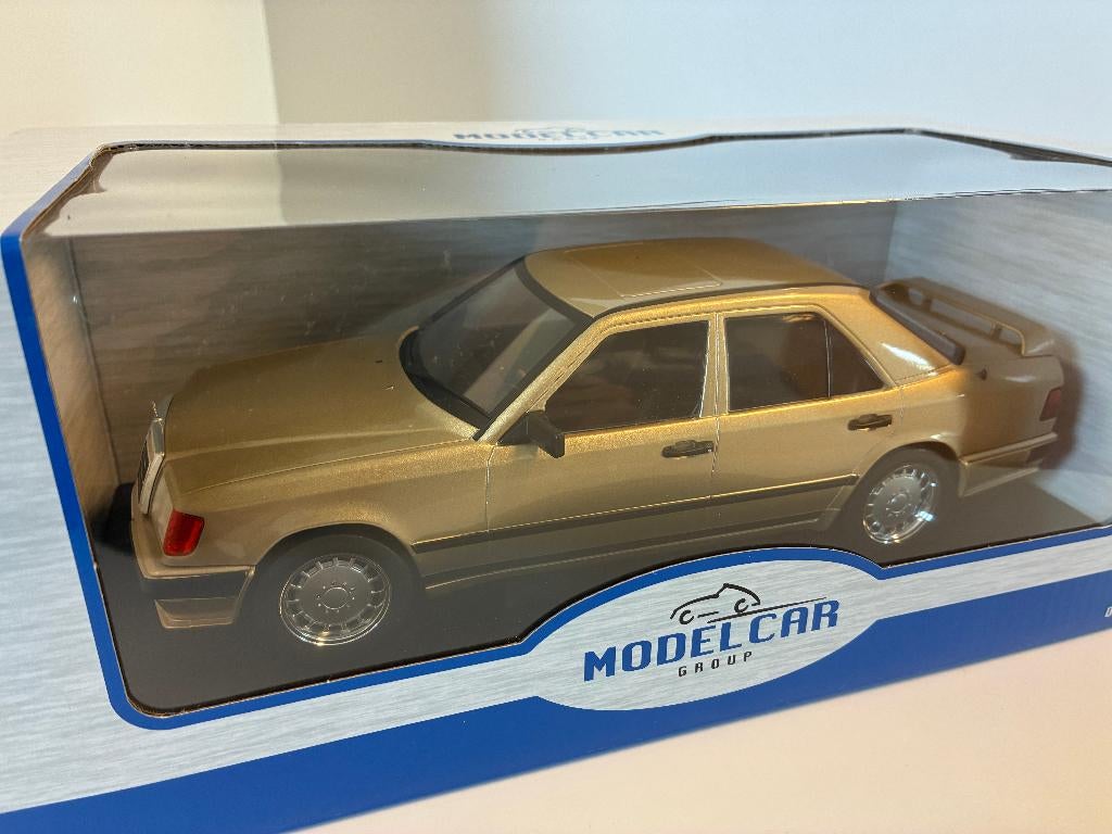 27513: Mercedes-Benz E-Class W124 - 1986 - MCG 1:18, Hobby en Vrije tijd, Modelauto's | 1:18, Bottgerstr 2-14, 65439 Florsheim, Germany
