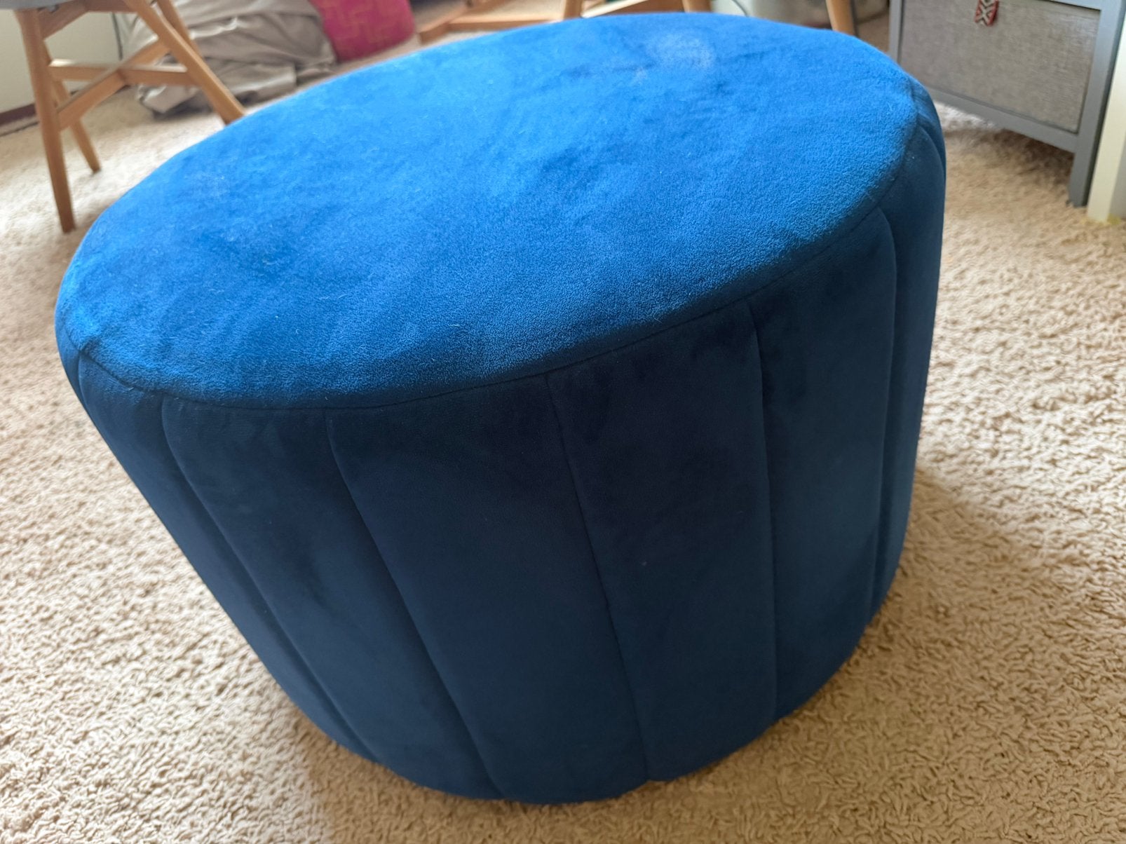 Mooie grote blauwe fluweel poef merk Moods doorsnede 60 cm, Ophalen, Gebruikt, Rond, 50 tot 75 cm
