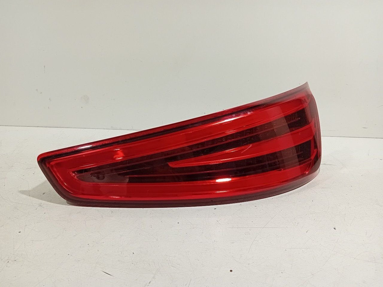 Achterlicht carrosserie rechts Audi Q3, Onderdelen@venauto.nl, Van der Ven Autorecycling B.V., Gebruikt, Ettenseweg 76, 4706 PB Roosendaal, The Netherlands