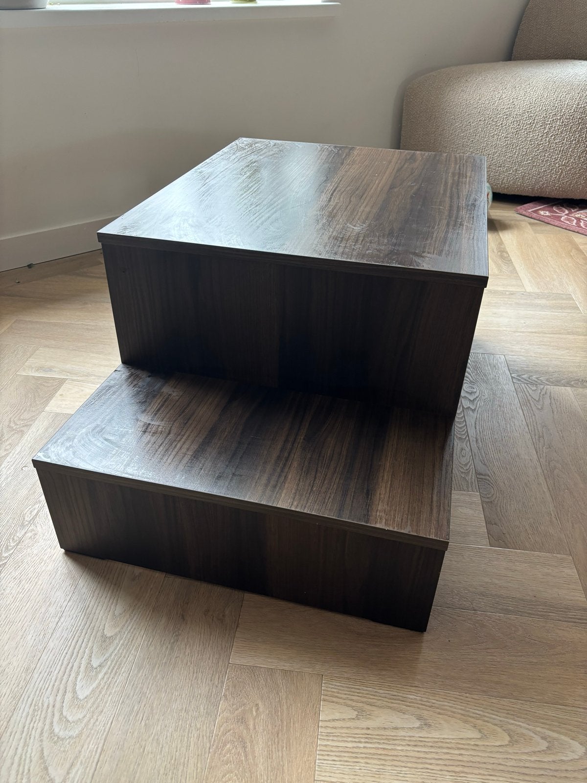 Donkerbruin houten bijzettafel met 2 niveaus, Ophalen, Minder dan 45 cm, Gebruikt, 55 tot 75 cm
