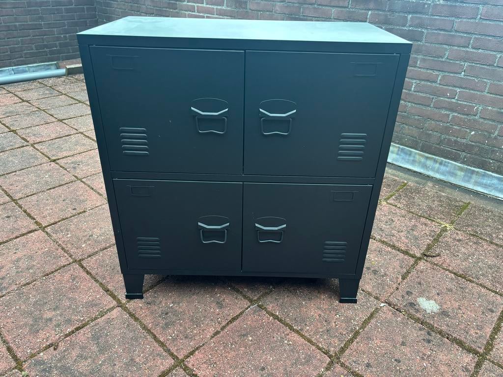 Zwart metalen kastje met 4 deuren (H80xB70xD40), Huis en Inrichting, Kasten | Overige, Ophalen, Zo goed als nieuw