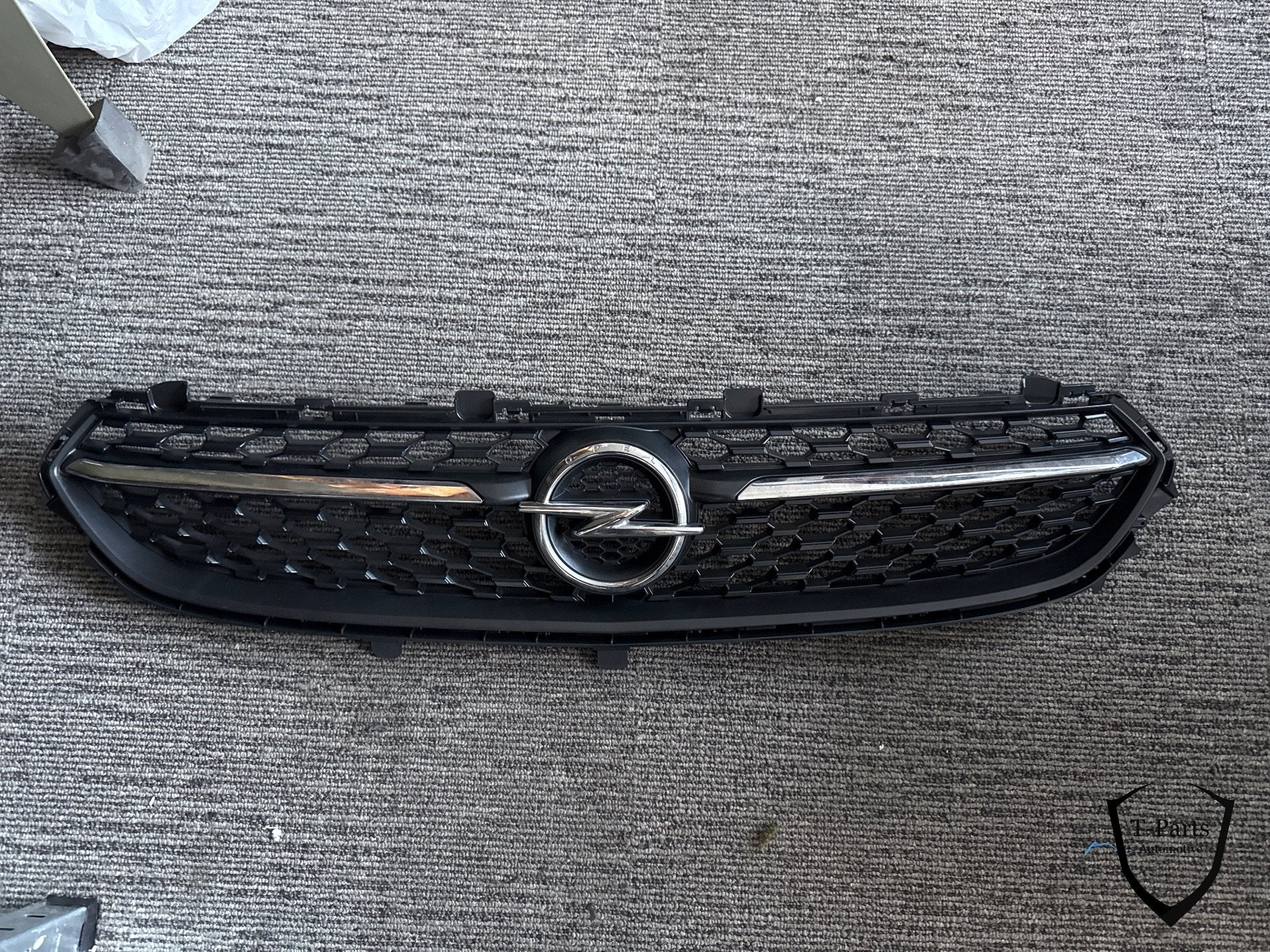 Opel corsa f grille rooster 9829474480 voorbumper bumper 982