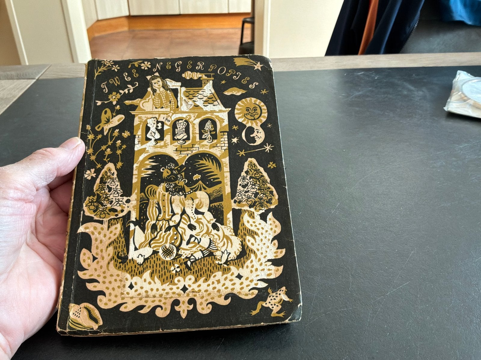 Twee Negerpopjes - Geschenk Nederlandse Boekenweek 1949, Ophalen of Verzenden, Gelezen