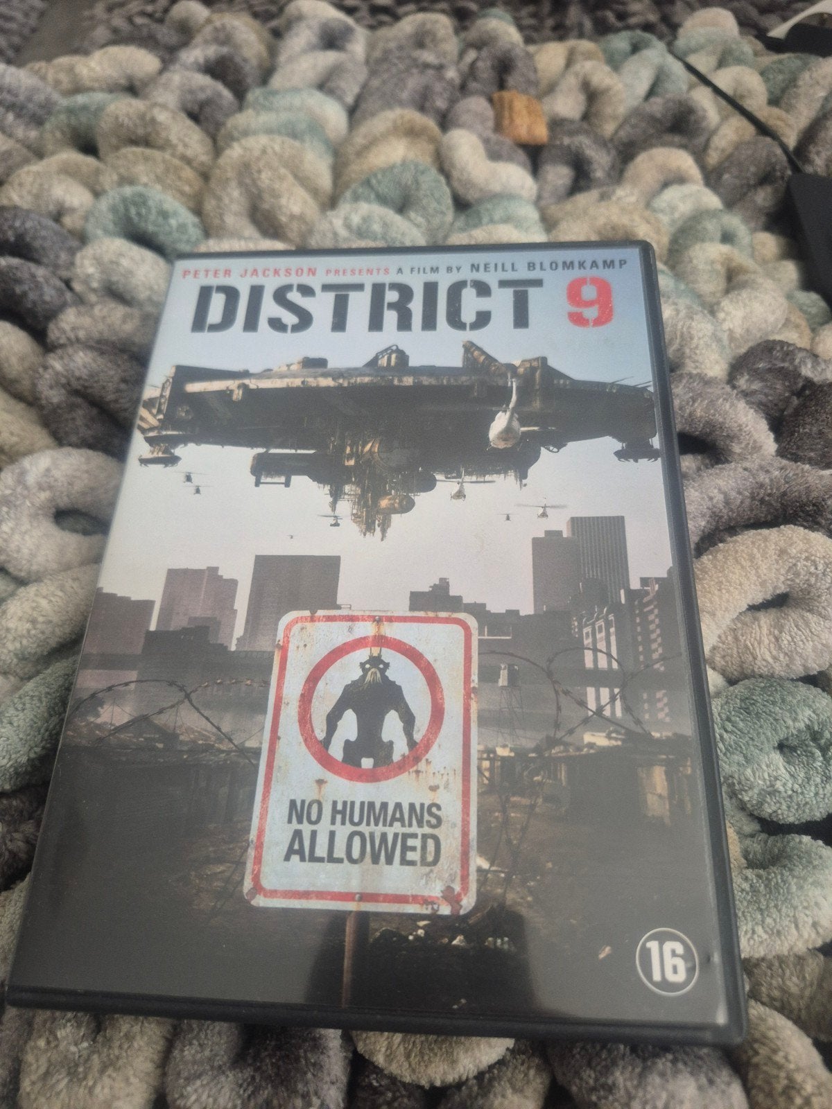 District 9 DVD - Sci-fi actie van Peter Jackson, Vanaf 16 jaar, Spaans, Actiethriller, Ophalen of Verzenden