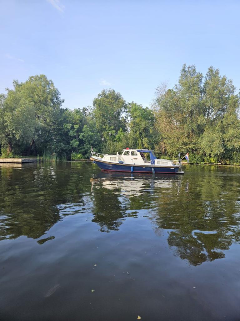 Motor vlet 9.50 x 3.50 Peugeot indenor 4 cil., Watersport en Boten, Koelkast, Diesel, Zo goed als nieuw, Ophalen