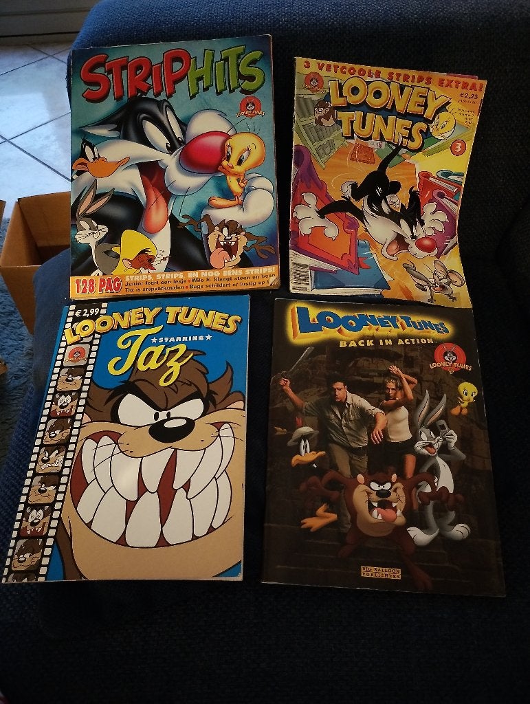 Looney tunes €4.- voor alle 4, Meerdere stripboeken, Ophalen, Gelezen, Diverse auteurs