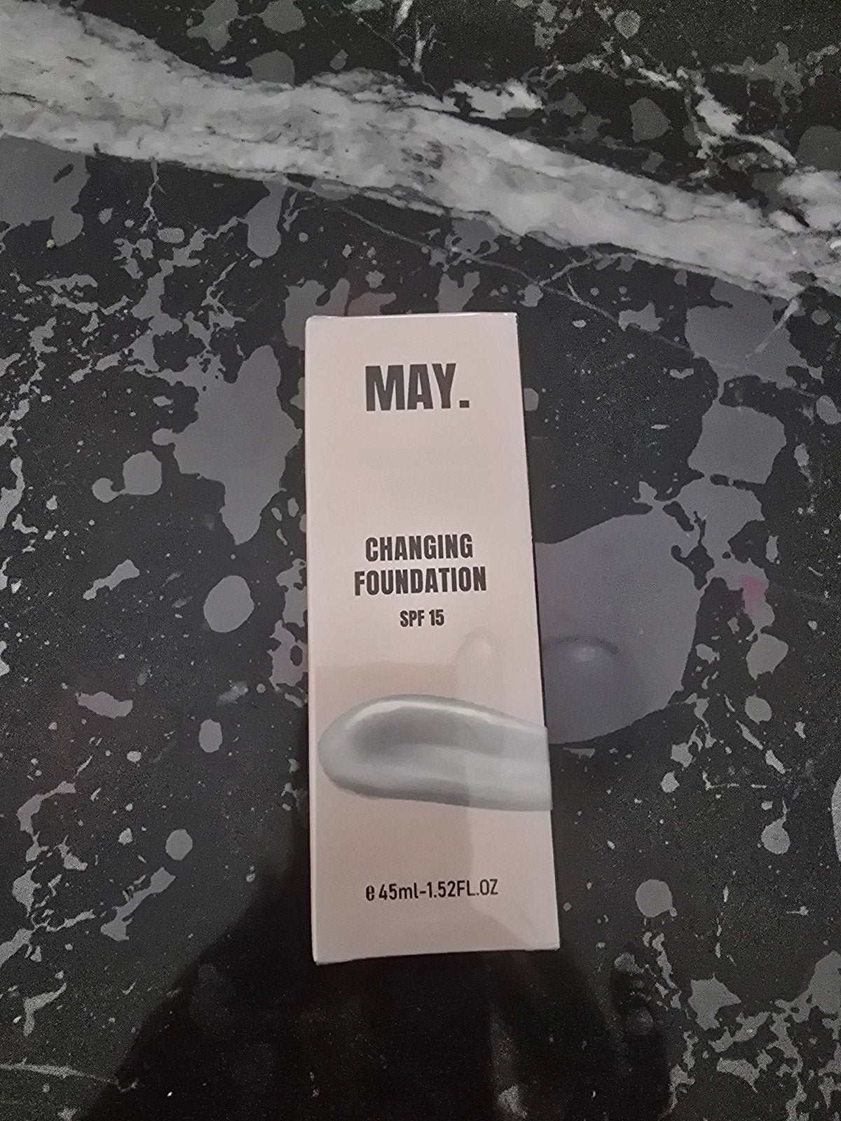 May changing Foundation, Nieuw, Ophalen of Verzenden, Nieuw, Gehele gezicht, Camouflage