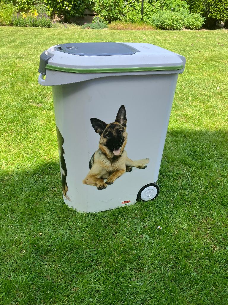 Curver voerton Hond, Dieren en Toebehoren, Ophalen, Zo goed als nieuw