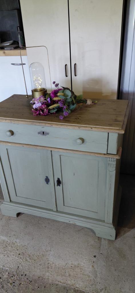Antiek dressoir/kastje - De Woelige Stal Driebruggen, Ophalen