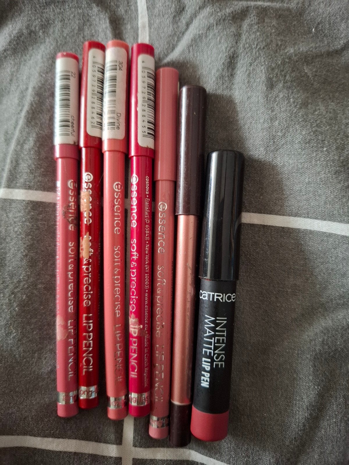 Lippotloden en lippenstift - Essence & Catrice, Lippen, Nieuw, Ophalen of Verzenden, Make-up