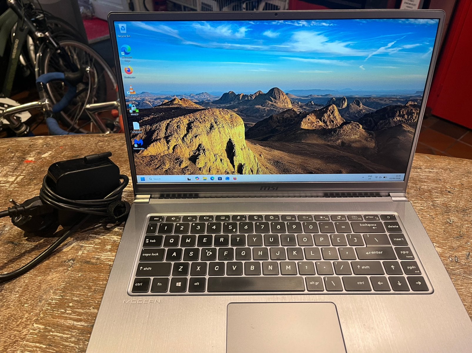 MSI MODERN 15A10RAS Gaming Laptop i5 8gb RAM 238GB SSD W11, Ophalen, Qwerty, 8 GB, Minder dan 2 Ghz