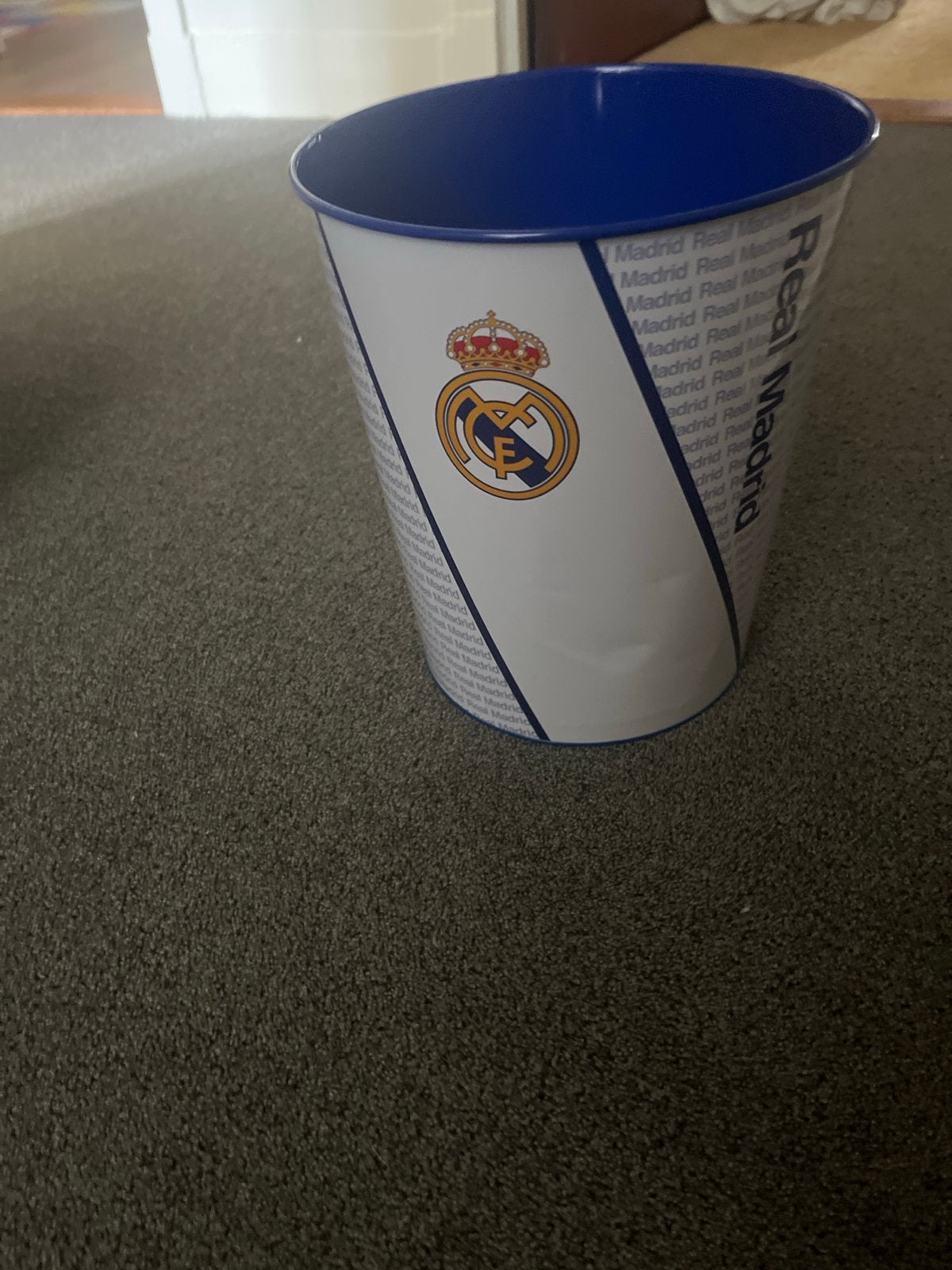 Real Madrid Prullenbak / Afvalemmer, Kunststof, Ophalen of Verzenden, Zo goed als nieuw, 5 – 50