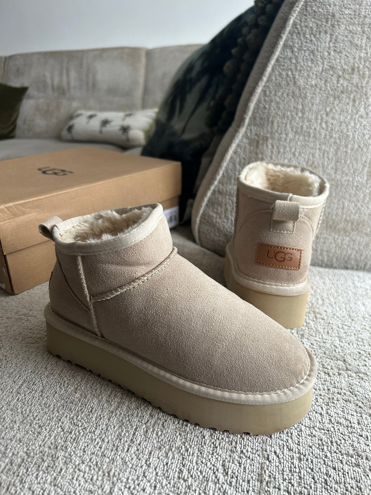 Beige UGG Ultra Mini Platform Laarsjes, Beige, Lage of Enkellaarzen, Nieuw, Ophalen of Verzenden