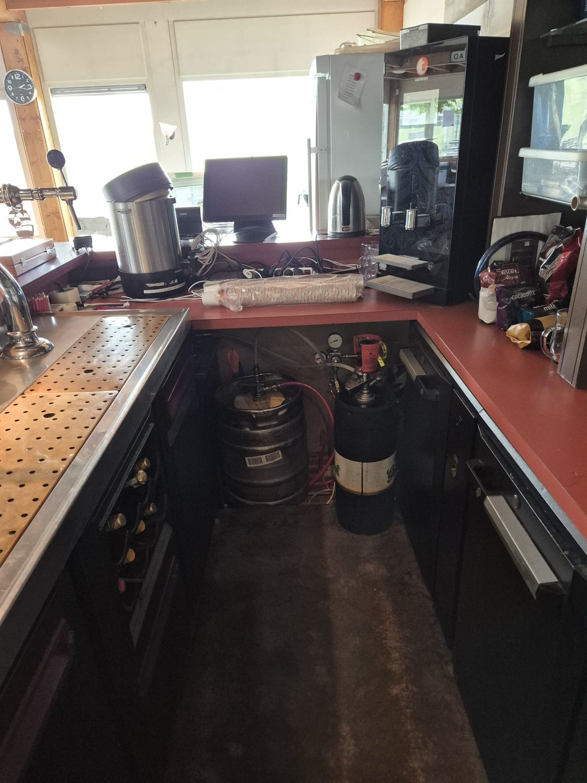 Complete barinrichting met tapinstallatie en spoelbak, Zakelijke goederen, Ophalen, Gebruikt, Barinrichting