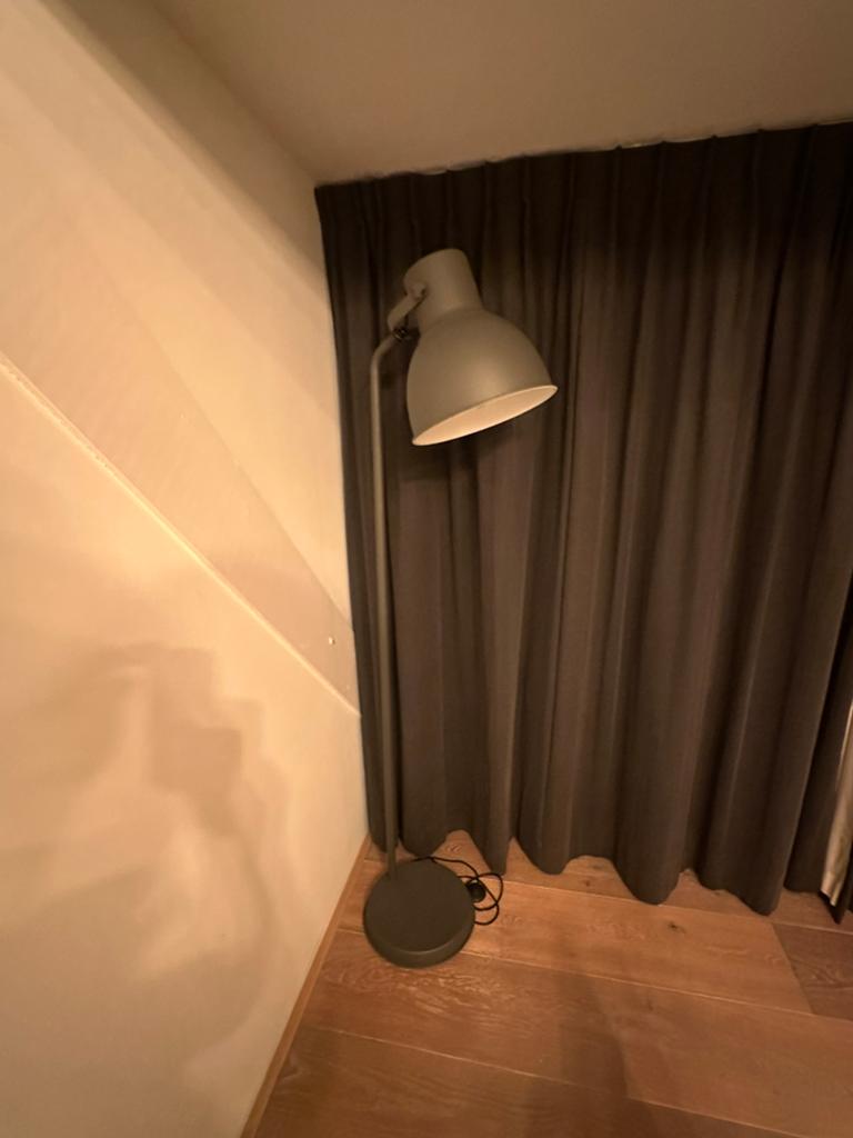 Staande lamp Hectar Ikea, Huis en Inrichting, Lampen | Vloerlampen, Ophalen, Zo goed als nieuw, 150 tot 200 cm