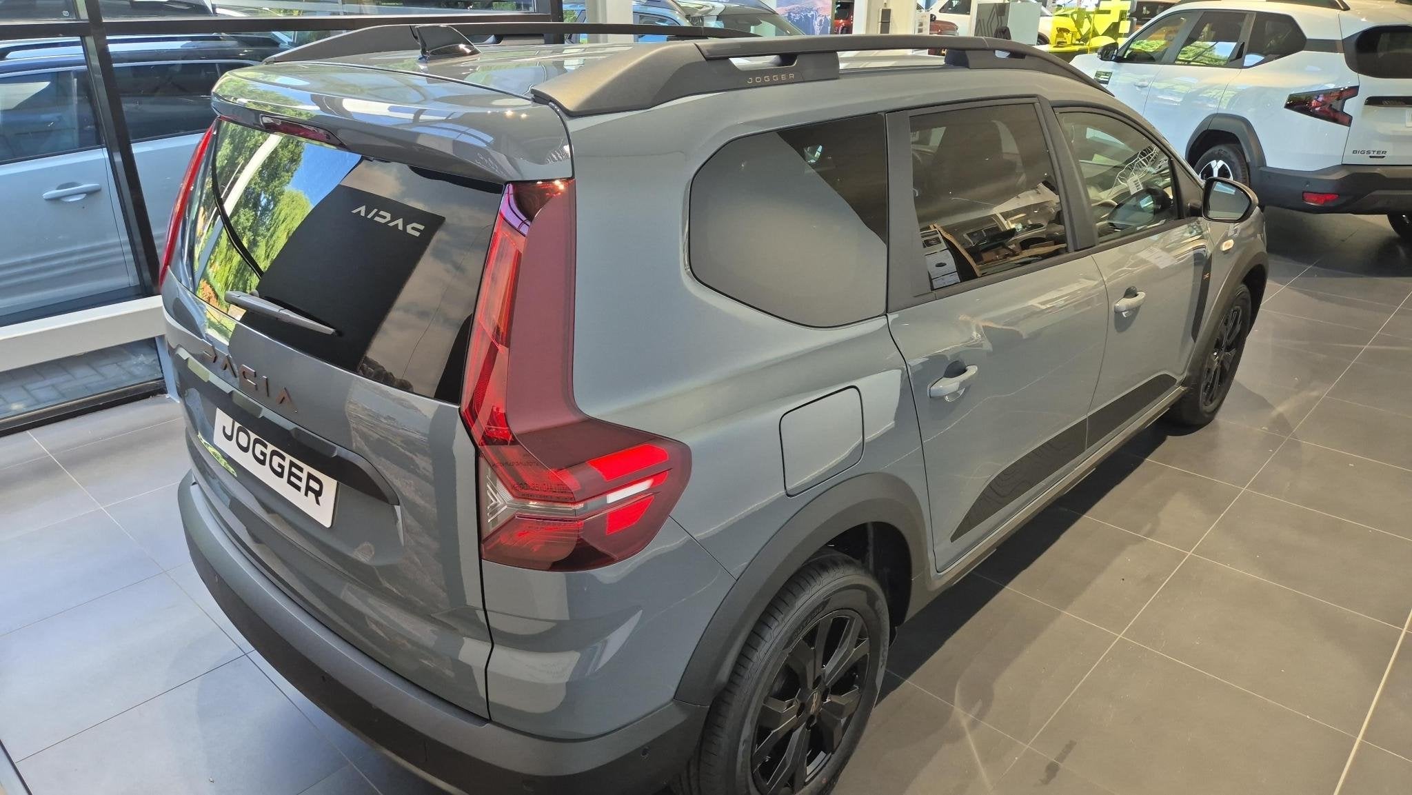 Dacia Jogger 1.0 TCe 110 Extreme 5p. | 0 km | Carplay | Andr, Auto's, Stof, 625 kg, Met garantie (alle), Origineel Nederlands