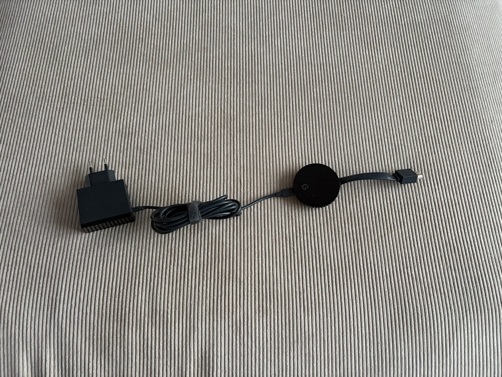 Google Chromecast Ultra (4K) met adapter en ingebouwde HDMI, Ophalen of Verzenden, Zo goed als nieuw, HDMI, Zonder harde schijf