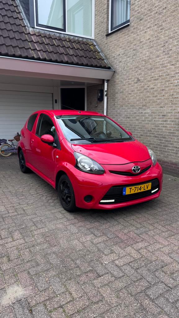 Toyota Aygo 2012 1.0 12V Led/Carplay/Airco/Isofix, Auto's, Voorwielaandrijving, 4 stoelen, Handgeschakeld, Particulier