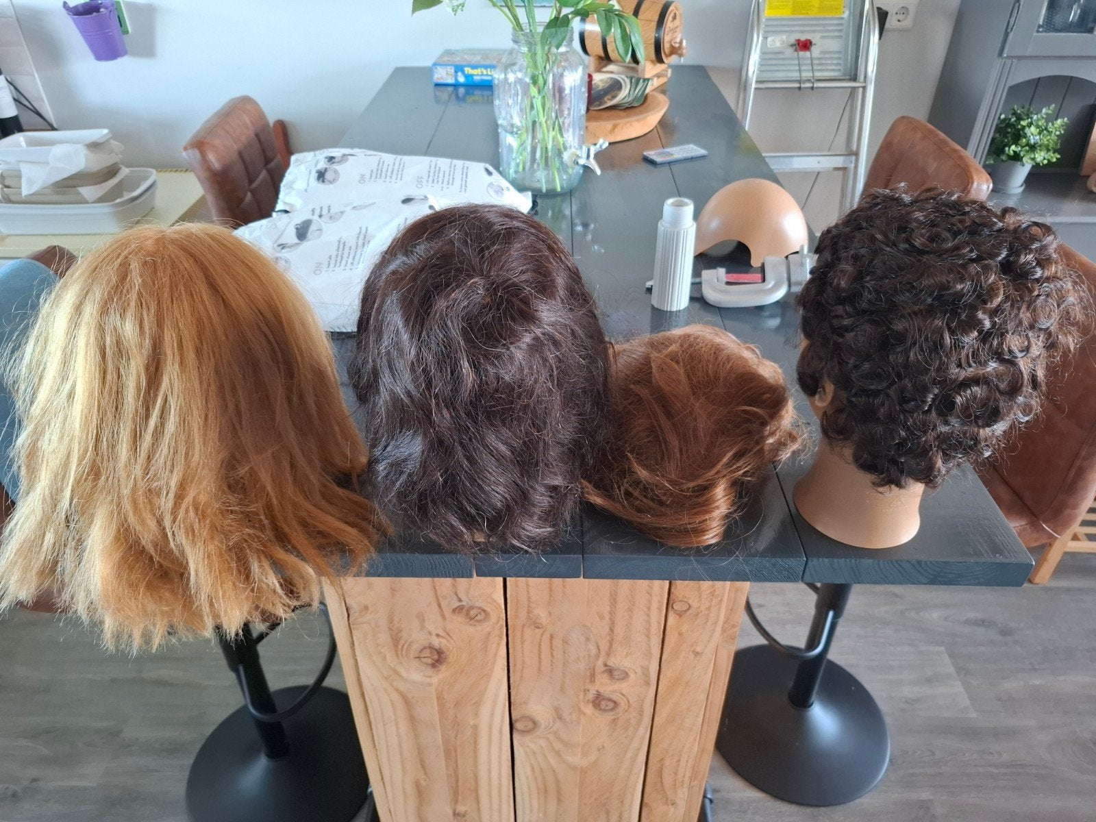 Pruiken en oefenhoofden voor kappersopleiding, Sieraden, Tassen en Uiterlijk, Uiterlijk | Haarverzorging, Ophalen