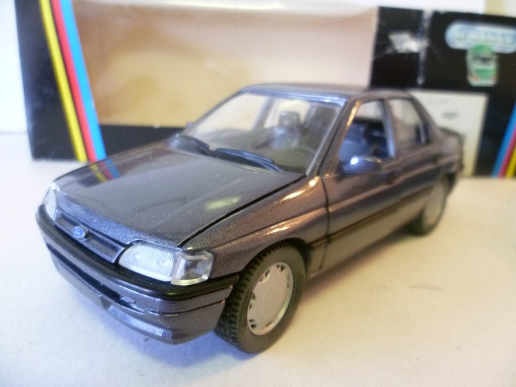 Schabak Ford Orion nieuw in doos 1:24 modelauto., Hobby en Vrije tijd, Modelauto's | 1:24, Ophalen of Verzenden, Nieuw, Auto, Overige merken