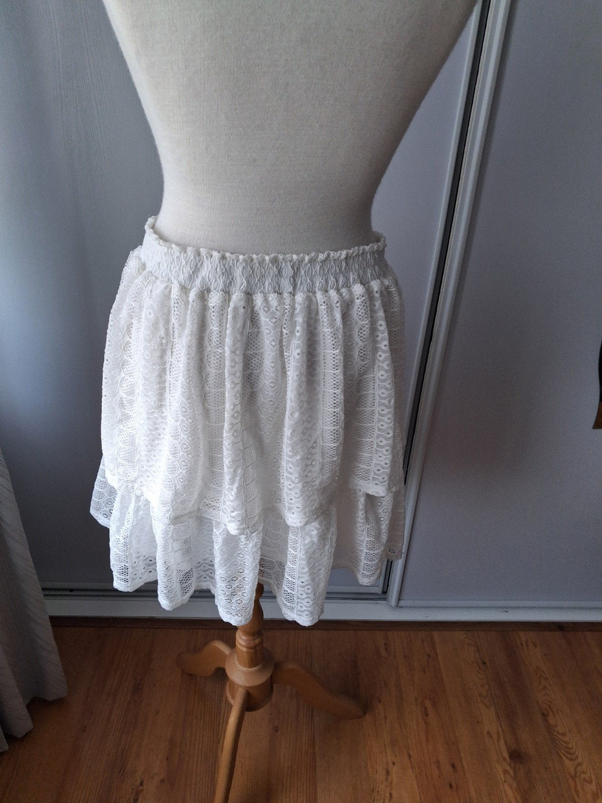 WIT GEVOERD KANTEN STROKEN ROKJE MAAT L, Kleding | Dames, Rokken, Maat 38/40 (M), Wit, Ophalen of Verzenden, Boven de knie